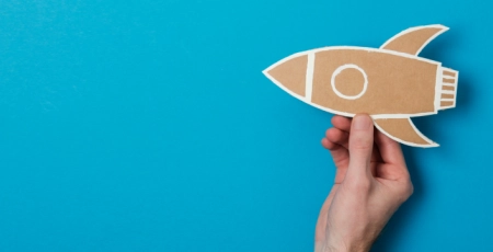 Holiworking VS. Conventional Expatriation: Benefits of an immersive and secure experience.