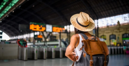 7 métiers pour voyager sans démissionner !